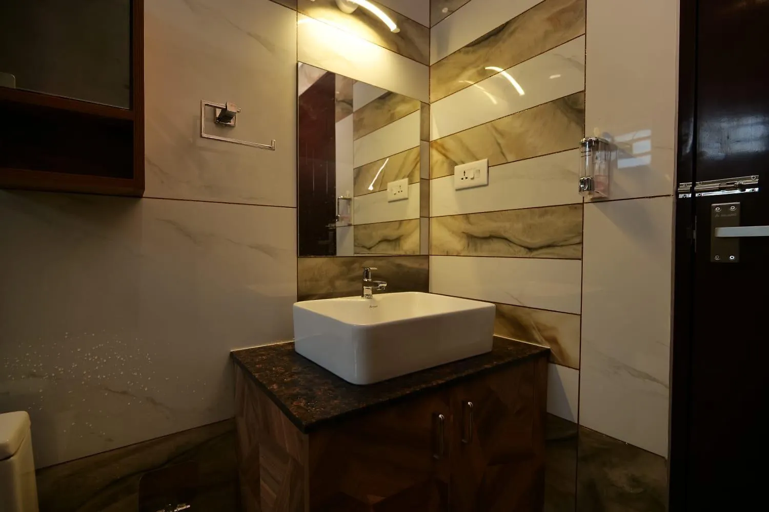 Fainex Luxe Aer Villa Vagamon 0*,